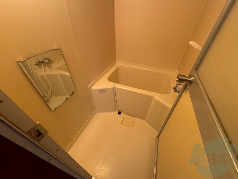 バス・シャワールーム　ユニットバスです。疲れを癒すのに欠かせませんね！