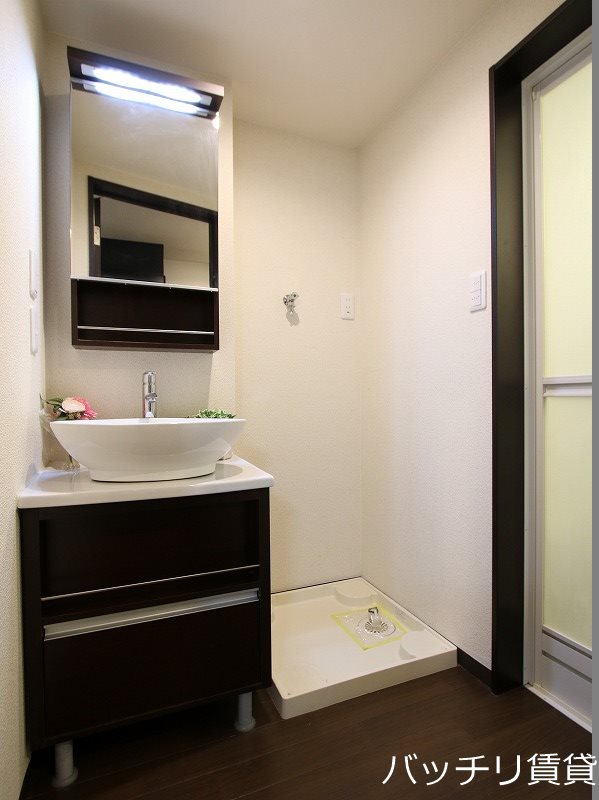 洗面設備　同型タイプの為、現状を優先いたします。