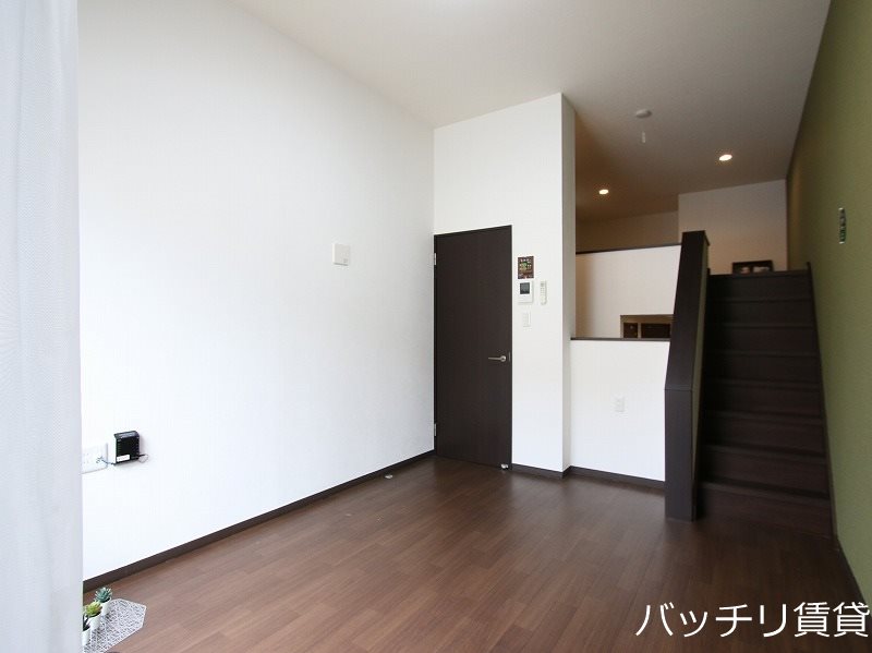 居室・リビング　同型タイプの為、現状を優先いたします。