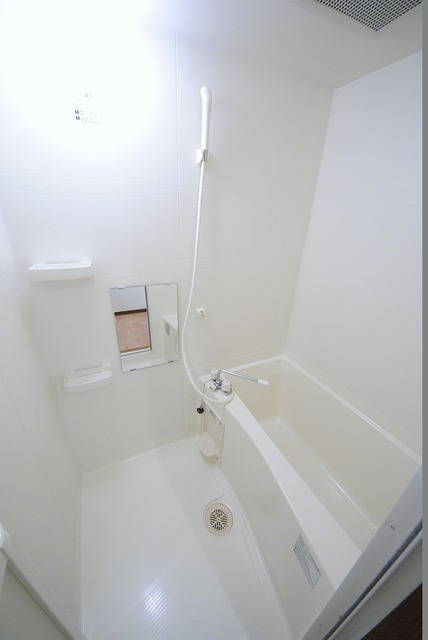 バス・シャワールーム　写真は１０３号室