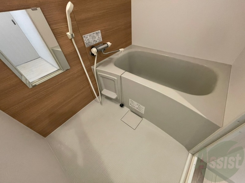 バス・シャワールーム　お風呂になります。一日の疲れを癒してくださいね。