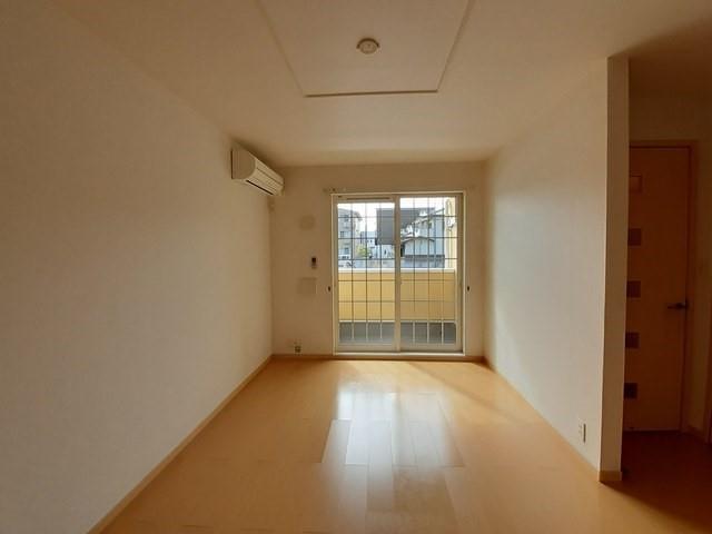 居室・リビング　エアコン付きのゆったりとしたリビング11.2帖♪（同仕様画像