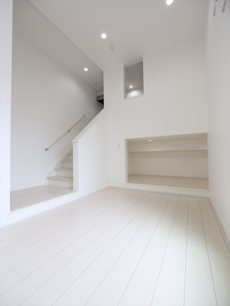 居室・リビング　下階洋室5.9帖　アンダーロフト4.9帖　同仕様写真