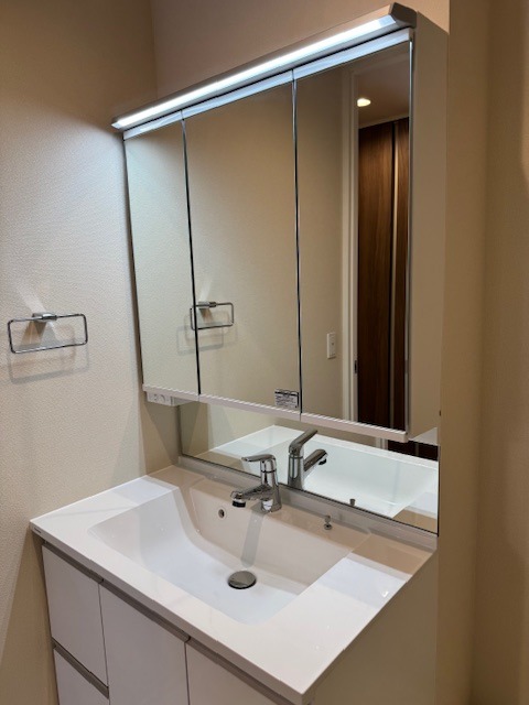 洗面設備　同メーカー施工参考写真