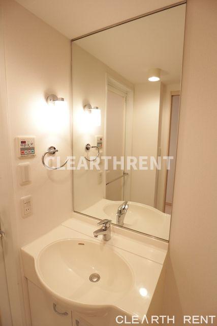 洗面設備　別住戸。現状と異なる場合があります