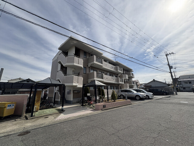 建物外観　日当たり良好です！