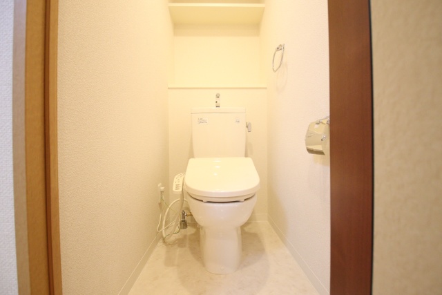 トイレ　※別室の参考写真の為、現況優先です。