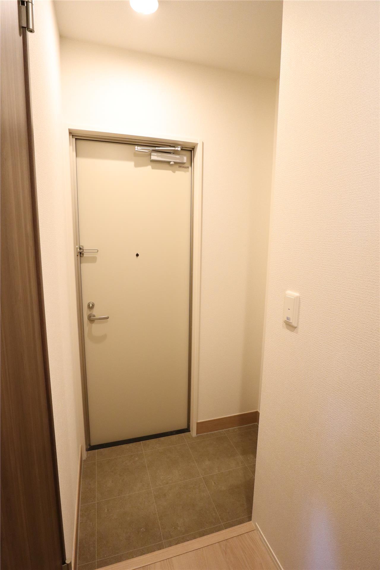 玄関　反転タイプ別部屋の画像です。