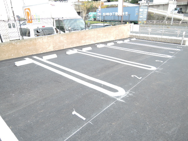 駐車場　駐車場（要空き確認）