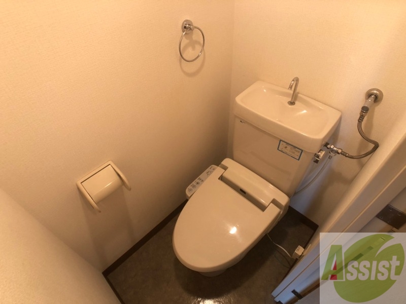 トイレ　トイレです。ウォシュレット付を探している方、おすすめです。