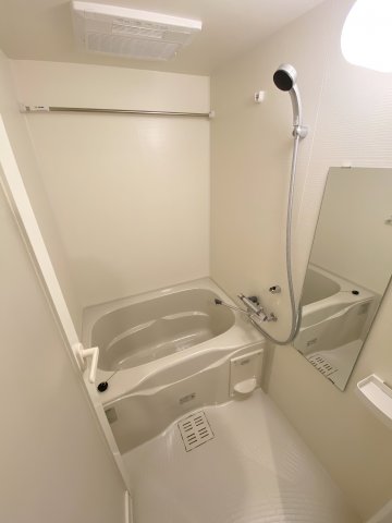 バス・シャワールーム　ゆったり過ごせるお風呂です
