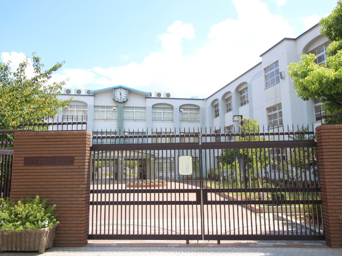 中学校　文の里中学校（中学校）まで750m