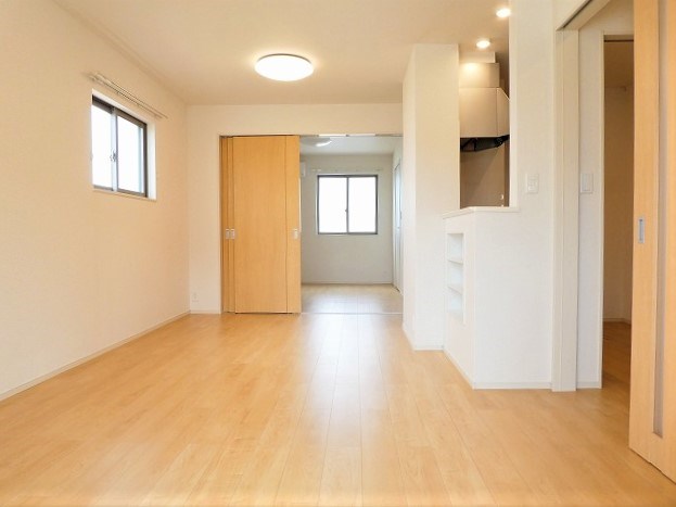 居室・リビング　※写真は別部屋のものです。（参考）