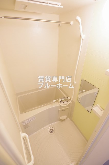 バス・シャワールーム　浴室乾燥機付きのお風呂です！