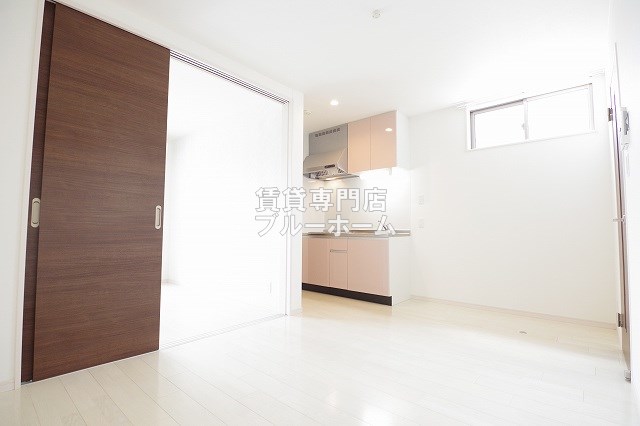 居室・リビング　8.1帖の広いリビングです！