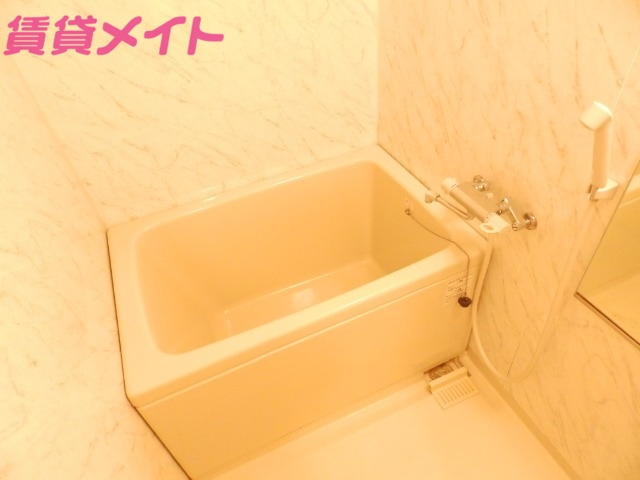 バス・シャワールーム　別部屋写真となります。