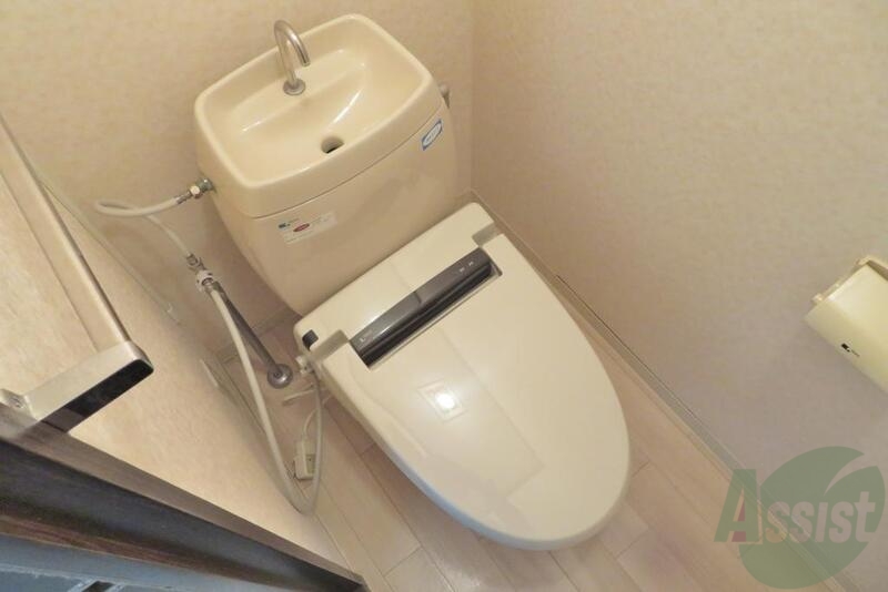 トイレ　温暖便座で寒い冬でも快適に過ごせますね。