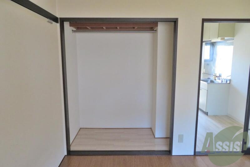 収納　収納もなかなか広く一年分のお洋服収納出来そうですね。