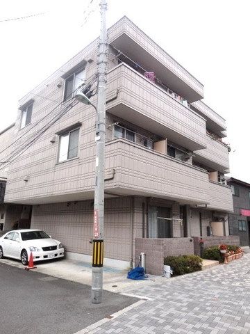 エントランス　★広い歩道沿い外観★