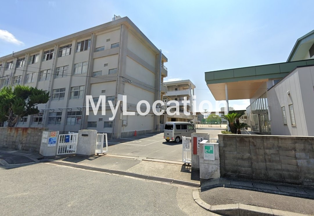 中学校　呉市立仁方中学校（中学校）まで1280m