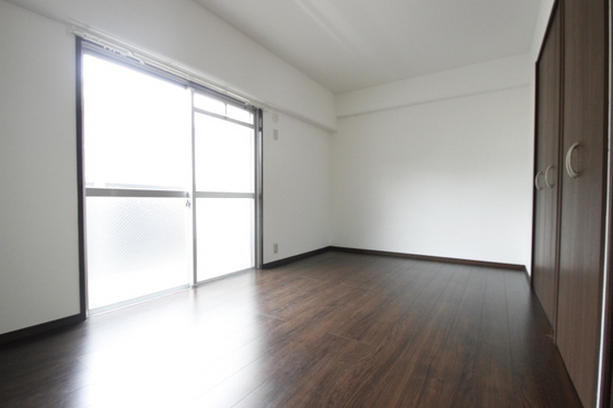 居室・リビング　※別号室の写真になります。