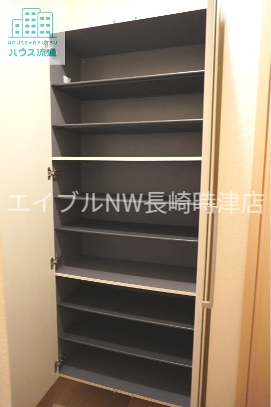 玄関　※別号室の写真になります。