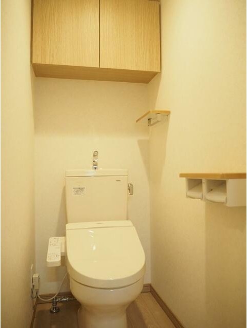 トイレ　落ち着いた色調のトイレです♪