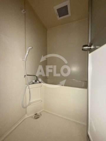 バス・シャワールーム　ローレルハウス北畠　浴室