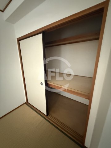 収納　ローレルハウス北畠　押入