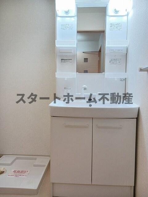 洗面設備　脱衣スペースもあります