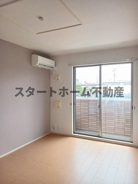 居室・リビング　居間です