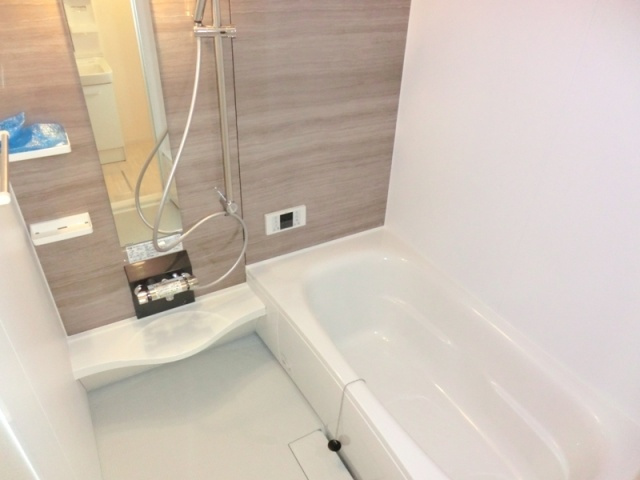 バス・シャワールーム　一坪風呂で広々とした浴室☆