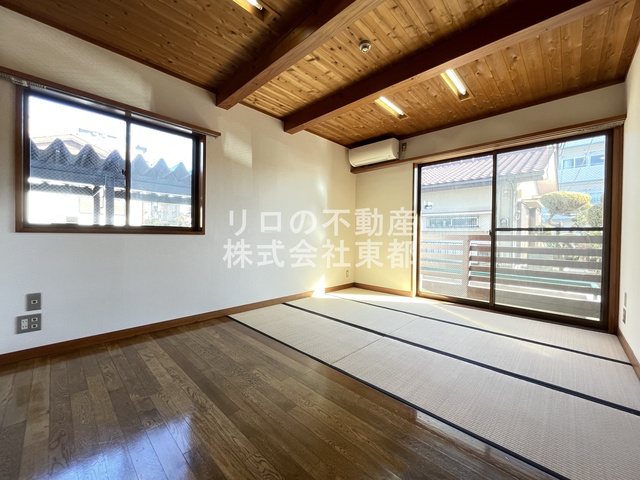 居室・リビング　南東向きで日当たり良好なお部屋！暖かな日差しが入ります♪