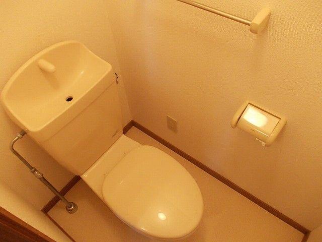 フローレスのトイレ写真