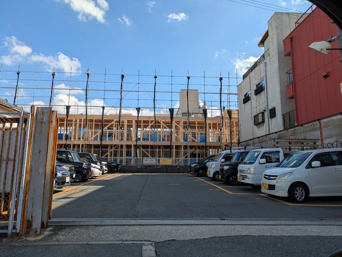 建物外観　建築中