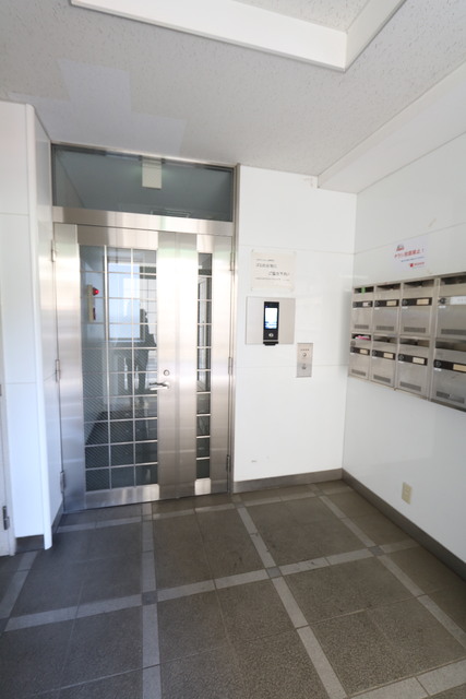 エントランス　☆オートロック完備☆