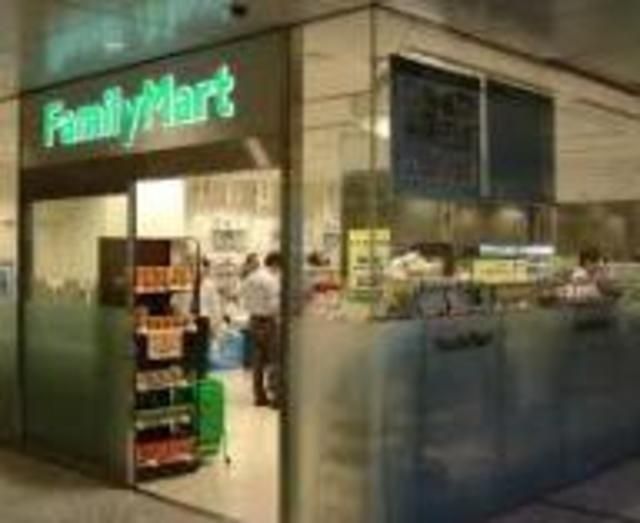 コンビニ　ファミリーマートアネックス豊洲店（コンビニ）まで728m