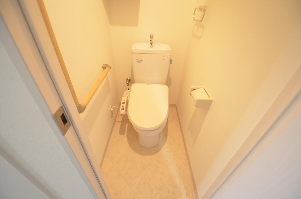 トイレ　シャワー付トイレ