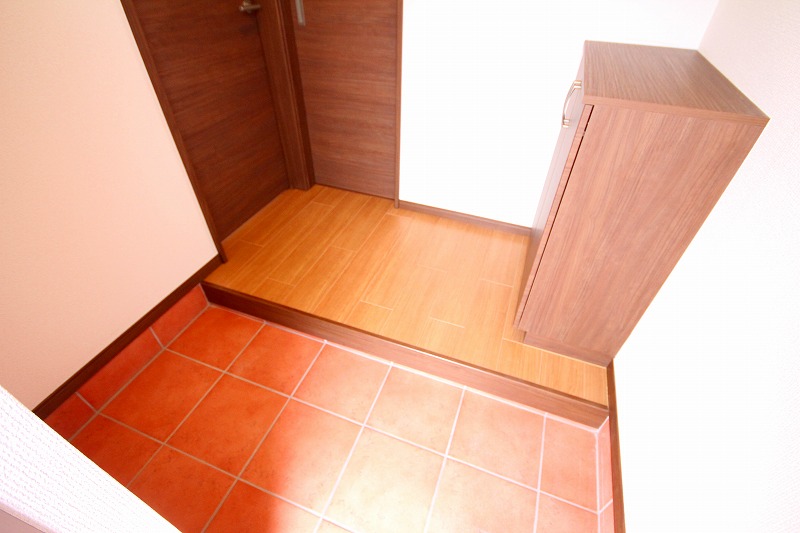 玄関　収納もある玄関です