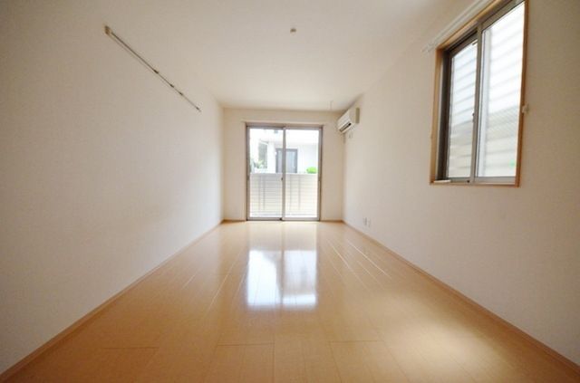 居室・リビング　★開放的な居室