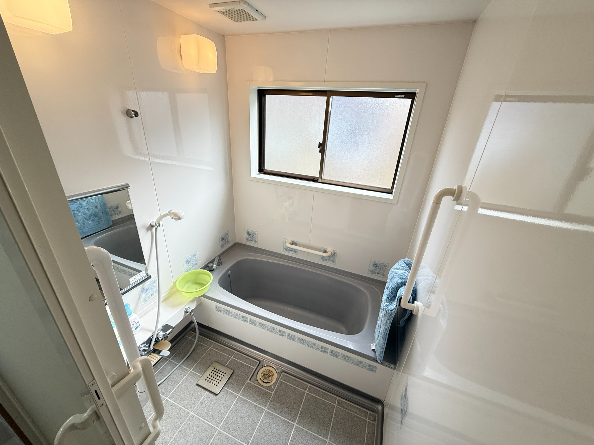 バス・シャワールーム　浴室に窓！