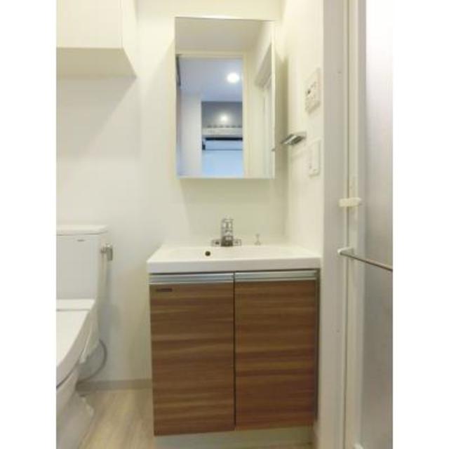 洗面設備　※写真は同タイプ住戸です。