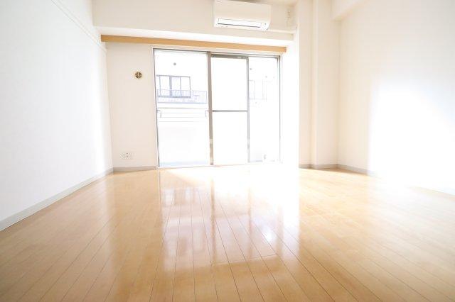 居室・リビング　※同間取り別室（参考）