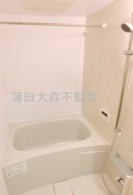 バス・シャワールーム　追焚と浴室乾燥機付きのお風呂　バスルーム