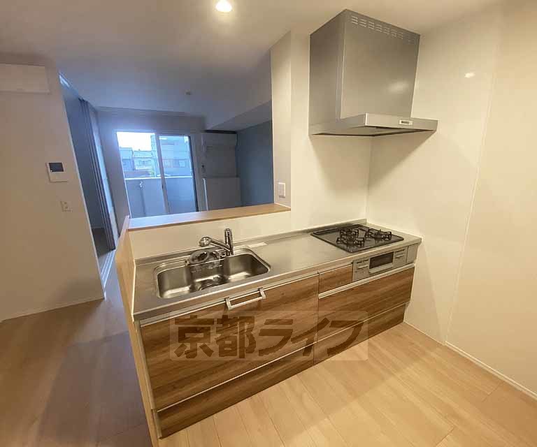 キッチン　対面式のシステムキッチンです。