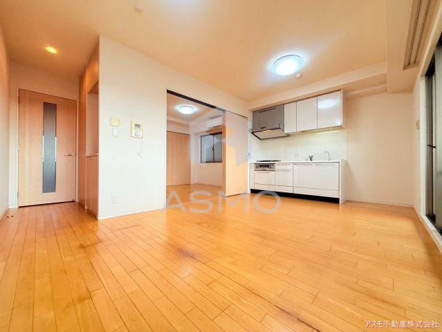 居室・リビング　同マンション別部屋参考写真