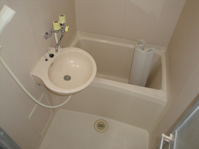 バス・シャワールーム　画像は同物件別部屋です