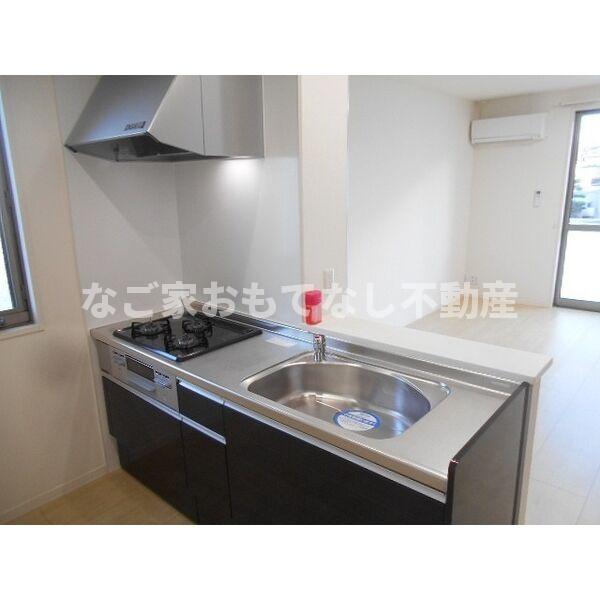 キッチン　※写真は別号室