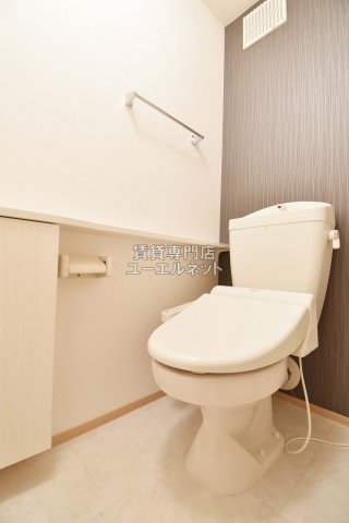 トイレ　温水洗浄便座付き