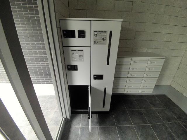 エントランス　宅配ボックス